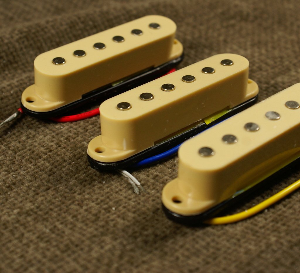 (A21) 1 Set of SSS Single Coil Pickup for Strat or similar Guitar, CREAM